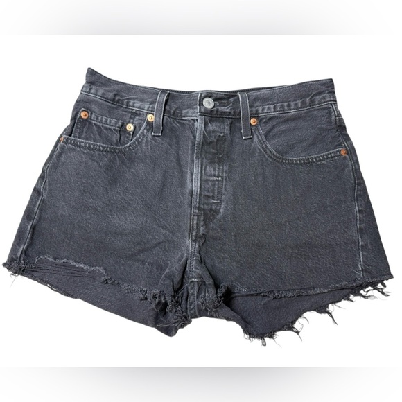 Levi’s black denim cut off shorts size 28 in excellent like-new condition - Picture 2 of 5